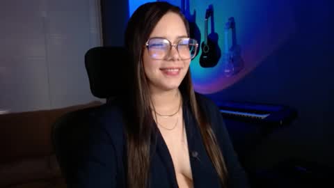 Kay online show from 28, 10, 2025