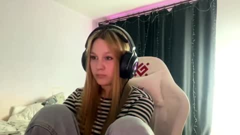 Snapshot of kayceefroehner chatting on 23, 4, 2026 Amia online show from 23, 4, 2026