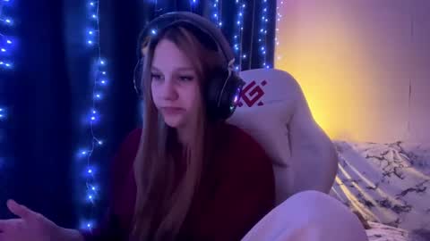 Snapshot of kayceefroehner chatting on 7, 5, 2026 Amia online show from 7, 5, 2026