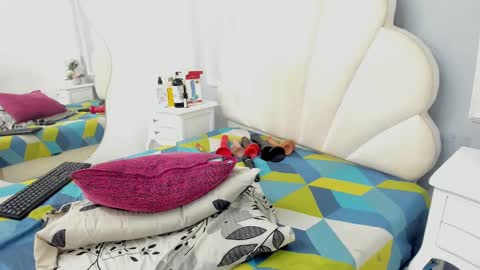 kaylachannell online show from 11, 3, 2025