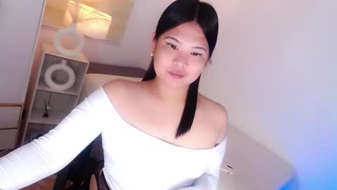 Snapshot of kayleepinay chatting on 23, 4, 2026 Y O U R F U T U R E K A Y L E E online show from 23, 4, 2026
