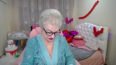 kaylesmoll online show from 5, 2, 2025