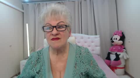 Snapshot of kaylesmoll chatting on 5, 5, 2026 kaylesmoll online show from 5, 5, 2026