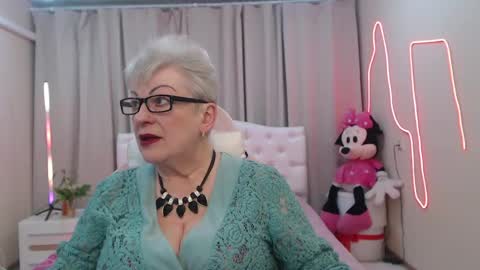 Snapshot of kaylesmoll chatting on 15, 5, 2026 kaylesmoll online show from 15, 5, 2026