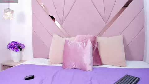 Kaylin Jann online show from 15, 9, 2025