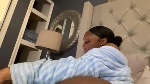 Snapshot of keephimcum69me chatting on 21, 10, 2025 Keephimcum69me online show from 21, 10, 2025