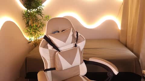 Kehlannis online show from 18, 10, 2025