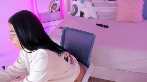 Snapshot of keisy_2 chatting on 15, 11, 2025 Keisy online show from 15, 11, 2025