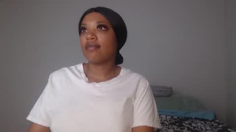 Snapshot of kelliecapri chatting on 8, 1, 2025 Kellie online show from 8, 1, 2025