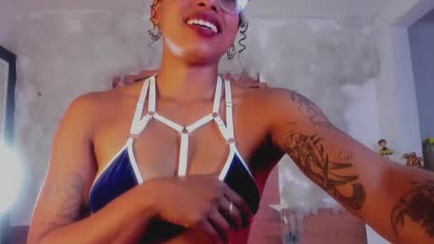 kelly__thomson online show from 2, 1, 2025