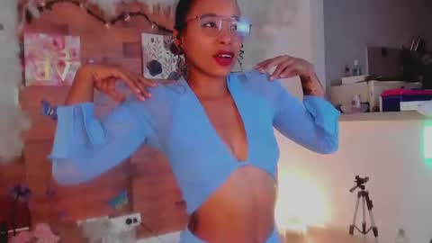 kelly__thomson online show from 21, 1, 2025