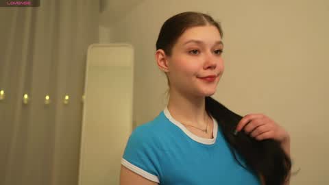 Snapshot of kelly_ember chatting on 6, 1, 2025 KELLY online show from 6, 1, 2025