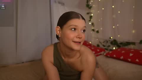 Snapshot of kelly_ember chatting on 25, 9, 2025 KELLY online show from 25, 9, 2025