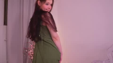 Snapshot of kelly_ember chatting on 25, 11, 2025 KELLY online show from 25, 11, 2025