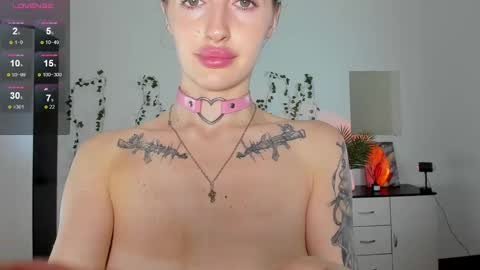 Snapshot of kelly_jacksoon chatting on 5, 12, 2024 Kelly online show from 5, 12, 2024