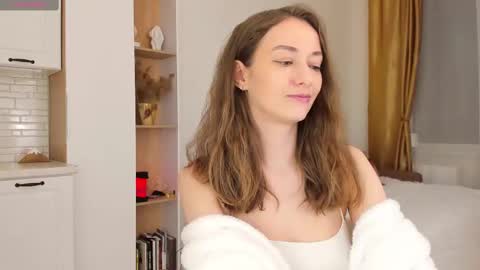 Kelly XO online show from 4, 3, 2025