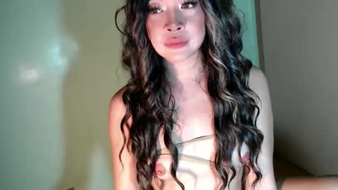 Snapshot of kellyclarksonx chatting on 6, 10, 2025 its me KELLY online show from 6, 10, 2025