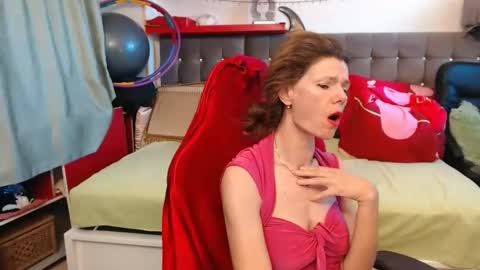 kelly online show from 28, 10, 2025