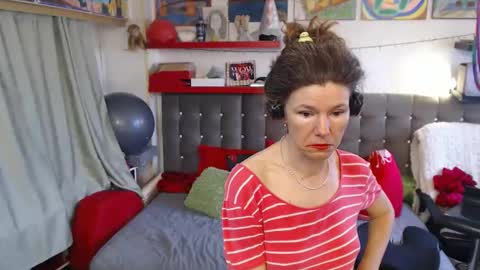 kelly online show from 10, 4, 2026