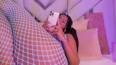 Snapshot of kellyy_cooper chatting on 24, 9, 2025 Kelly online show from 24, 9, 2025