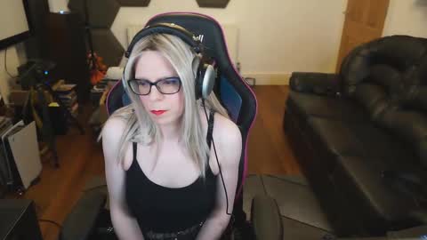 kelseycobalt online show from 18, 2, 2025