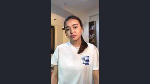 Snapshot of kelsiefeger chatting on 15, 4, 2026 Luna online show from 15, 4, 2026