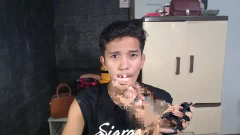 Snapshot of ken_bigcockxx chatting on 18, 2, 2025 Ken online show from 18, 2, 2025