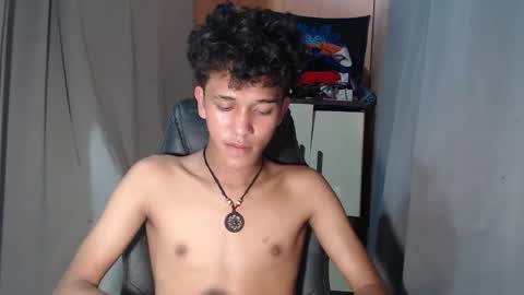 Snapshot of ken_bigcockxx chatting on 20, 10, 2025 Ken online show from 20, 10, 2025