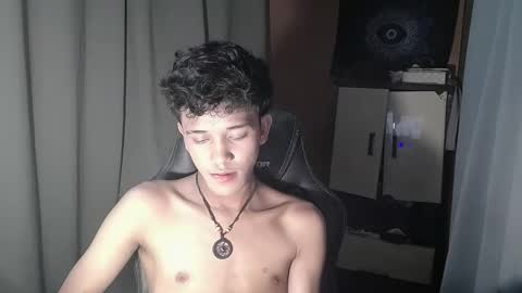 Snapshot of ken_bigcockxx chatting on 21, 10, 2025 Ken online show from 21, 10, 2025