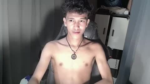 Snapshot of ken_bigcockxx chatting on 22, 10, 2025 Ken online show from 22, 10, 2025