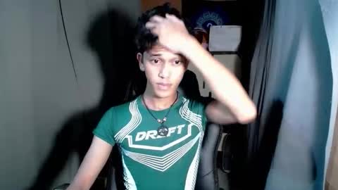 Snapshot of ken_bigcockxx chatting on 23, 11, 2025 Ken online show from 23, 11, 2025