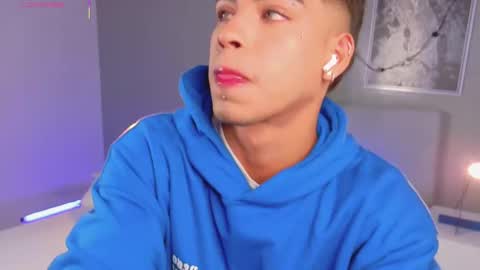   online show from 1, 10, 2025