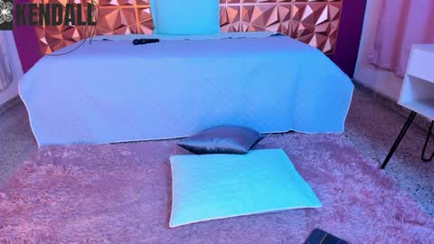 Kendall online show from 31, 12, 2024