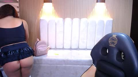 Snapshot of kendall_rossii_ chatting on 19, 11, 2025 kendall_rossii_ online show from 19, 11, 2025