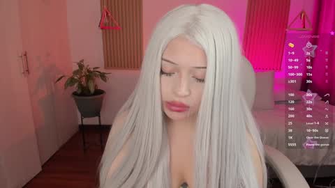 Kendall  online show from 17, 10, 2025