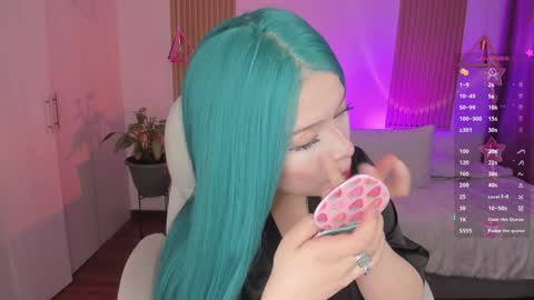 Kendall  online show from 19, 10, 2025