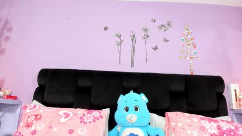 Snapshot of kendallwings chatting on 4, 12, 2025 kendallwings online show from 4, 12, 2025