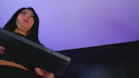   online show from 25, 10, 2025