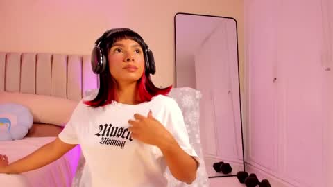 Snapshot of kendra_fit chatting on 4, 6, 2026 Lu online show from 4, 6, 2026