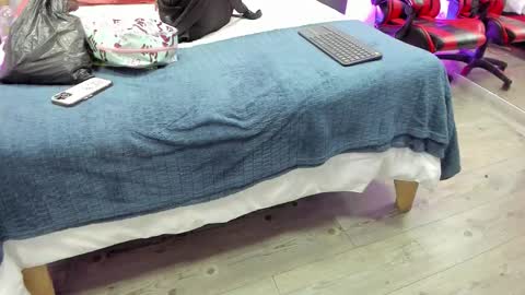 Kendra London online show from 3, 2, 2026