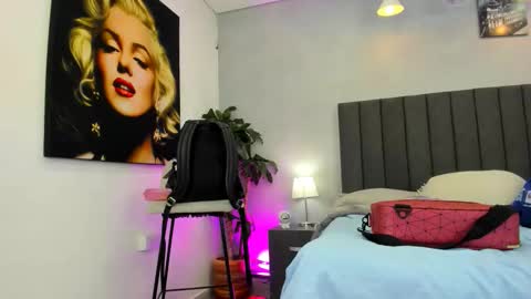 Kendra London online show from 4, 3, 2026