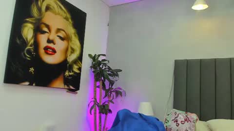 Snapshot of kendra_london chatting on 30, 6, 2026 Kendra London online show from 30, 6, 2026