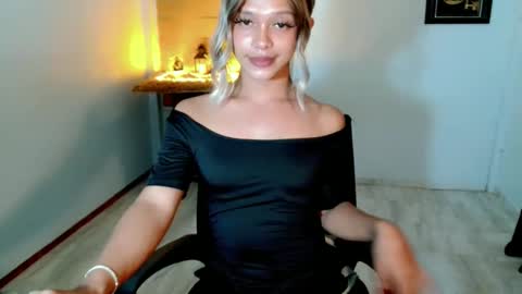 kendra_lunaxx online show from 22, 5, 2026