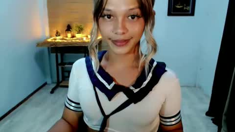 kendra_lunaxx online show from 25, 5, 2026