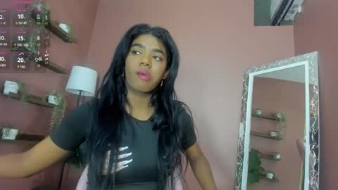 kendrachavez_ online show from 19, 10, 2025