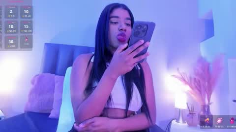 kendrachavez_ online show from 20, 11, 2025