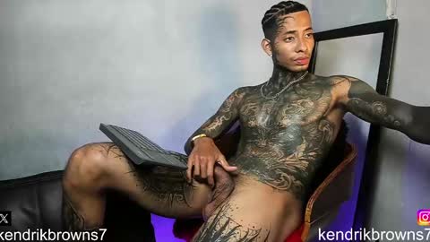 Snapshot of kendrik_brown chatting on 15, 12, 2024 kendrick brown online show from 15, 12, 2024