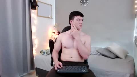 Snapshot of kent_zagann chatting on 16, 12, 2025 Santiago online show from 16, 12, 2025