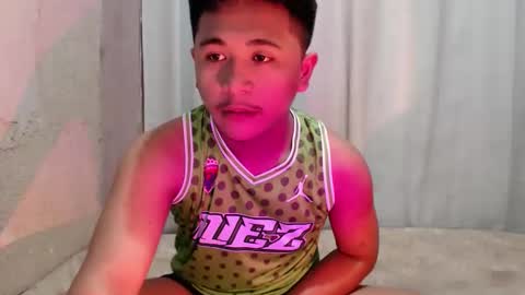 Snapshot of kenth_toyxxx chatting on 8, 5, 2026 kentoy online show from 8, 5, 2026