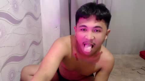 Snapshot of kenth_toyxxx chatting on 11, 5, 2026 kentoy online show from 11, 5, 2026